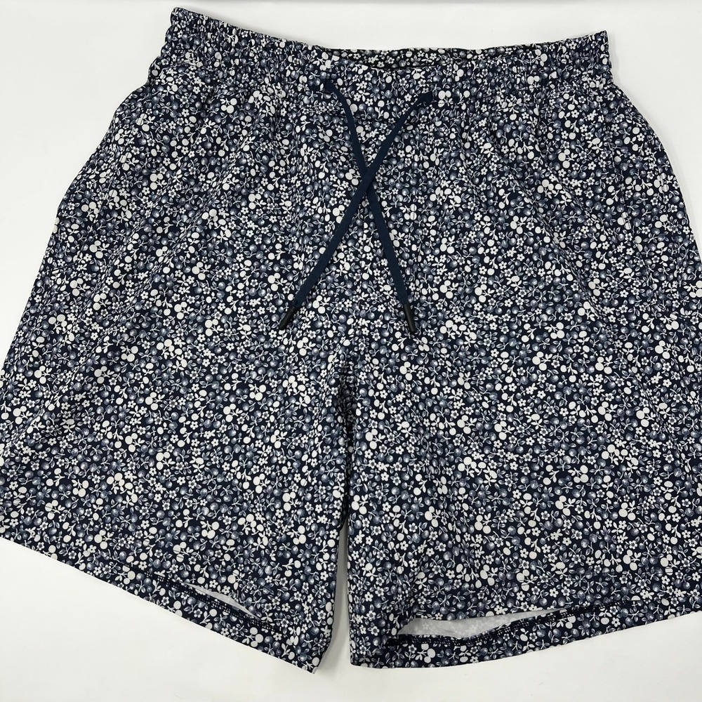 Lululemon Thigh Tide 7" Swim Shorts Blue Floral Mens Size Medium